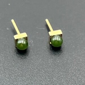 Designer D Signed 14k Yellow Gold Nephrite Jade Round Ball Stud Pierced Earrings